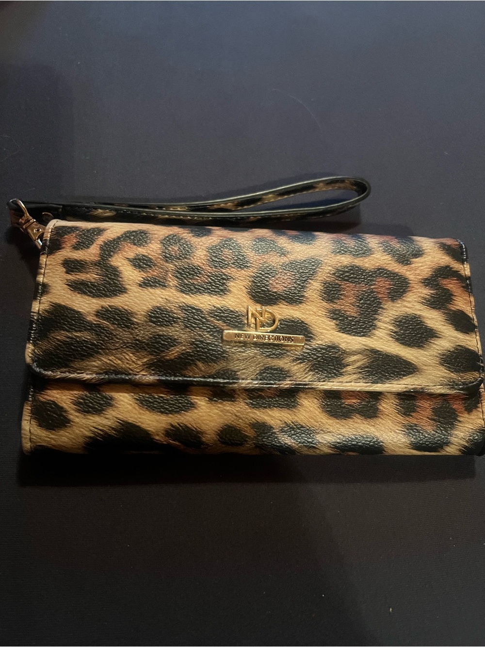 New Directions Animal Print Look Vinyl/Polyester Wristlet, lots of storage, NWOT